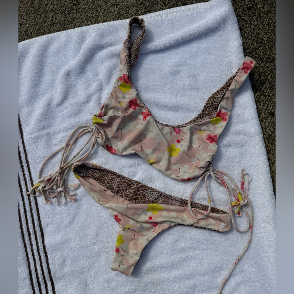 Acacia Bikini top and bottom set